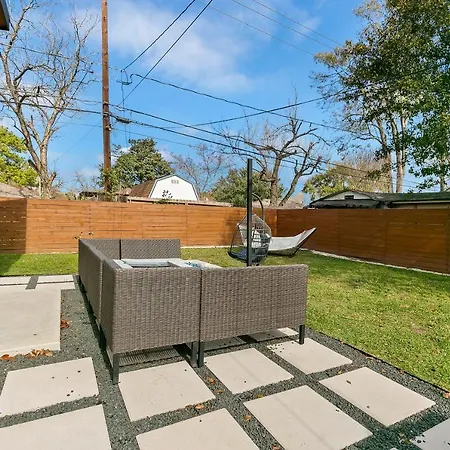 Hidden Gem: Charming Guest House Getaway-3